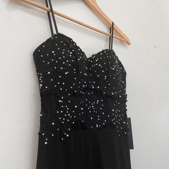 NWT CITY TRIANGLES Black High Slit Formal Gown - Picture 7 of 15